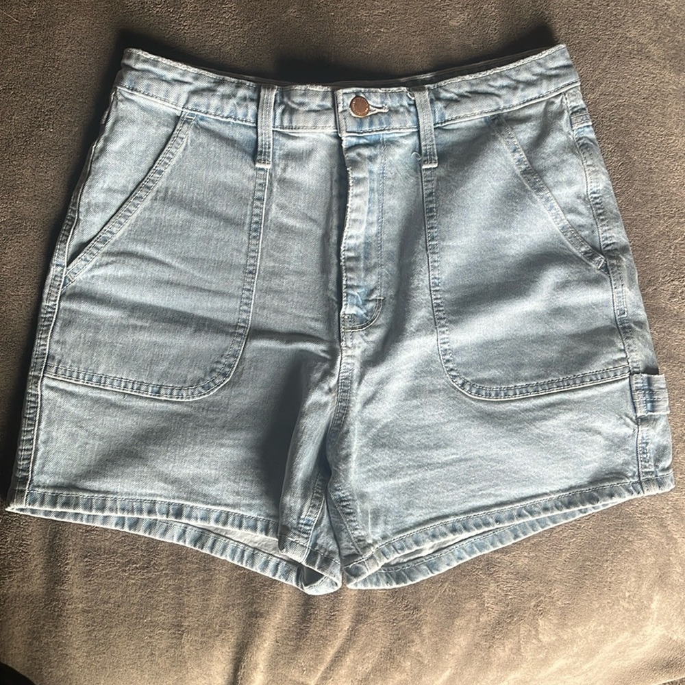 Universal Thread Shorts